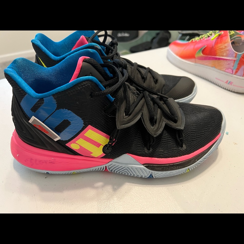 Kyrie 5 'Just Do It' 2018 - size 10
